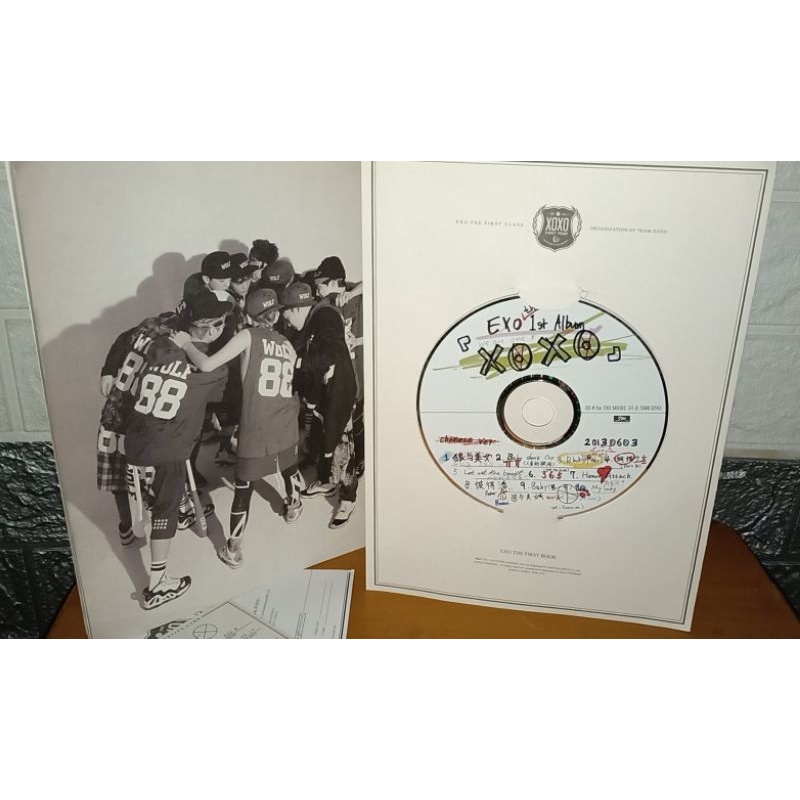 EXO 1st album " XOXO " chinese ver
