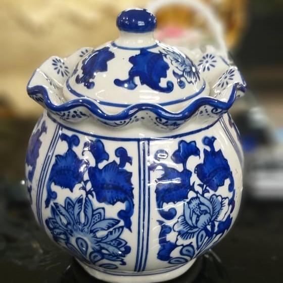 Toples Keramik Putih Biru/ Pajangan Keramik Putih Biru/ Tochin Import