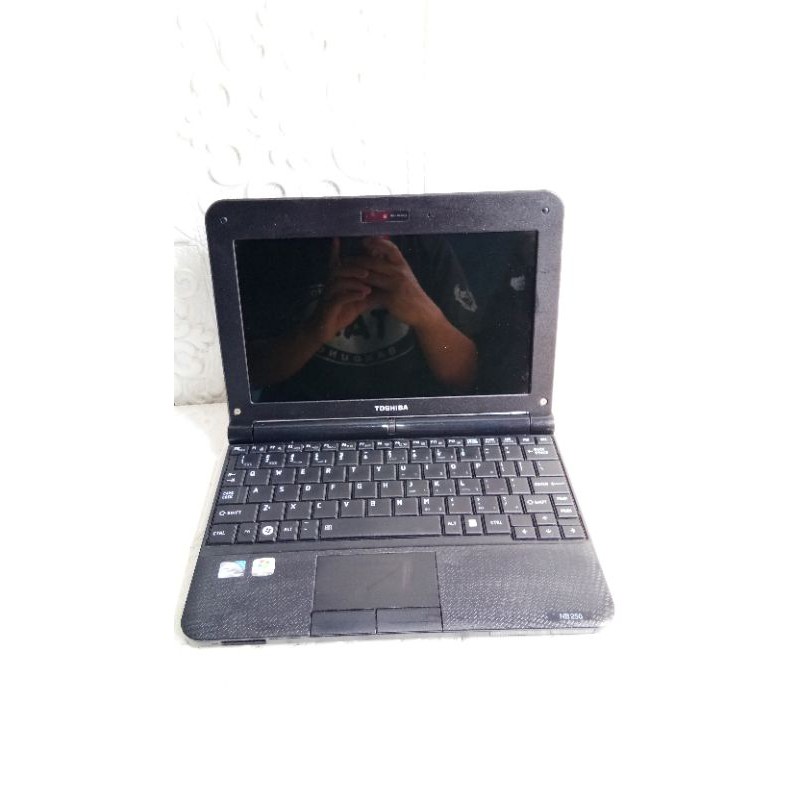 Toshiba Notebook intel/2GB/320GB/Win10 second