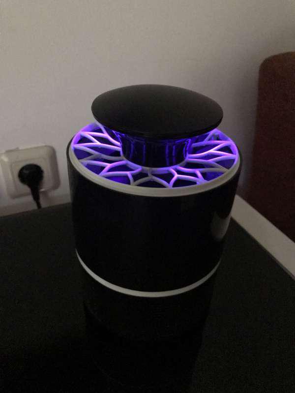 Alat Pengusir Nyamuk Elektrik Lampu Jebakan Pembunuh Nyamuk