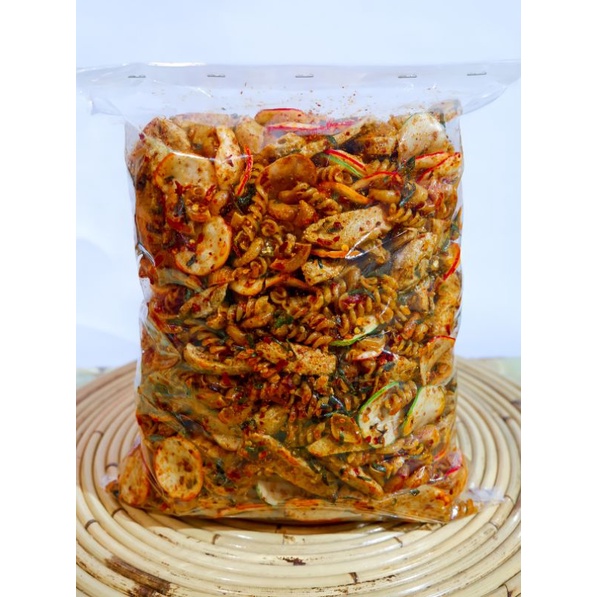 

1kg CIKRUH MIX MAKARONI PIPA,SPIRAL,BASRENG,KERUPUK "MAKRUH MASKOTNA CIKRUH
