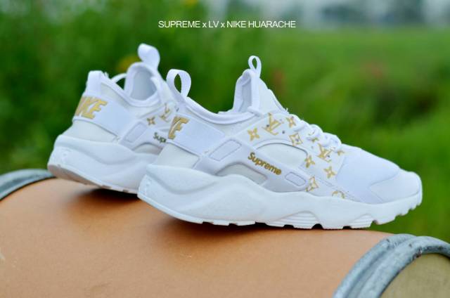 supreme nike huaraches