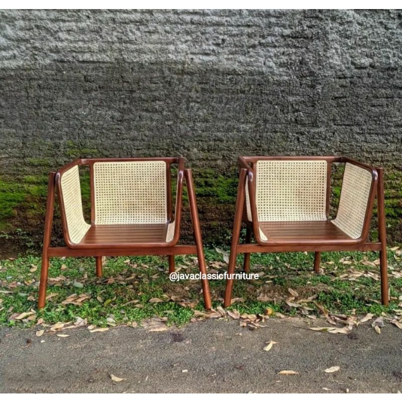 KURSI SANTAI SCANDINAVIA ROTAN VINTAGE RETRO CANTIK UNIK ANTIK TERAS CAFE DUDUKAN BANTALAN BUSA JOK EMPUK BAHAN KAYU JATI TUA GRADE A FINISHING NATURAL FURNITURE JEPARA-4