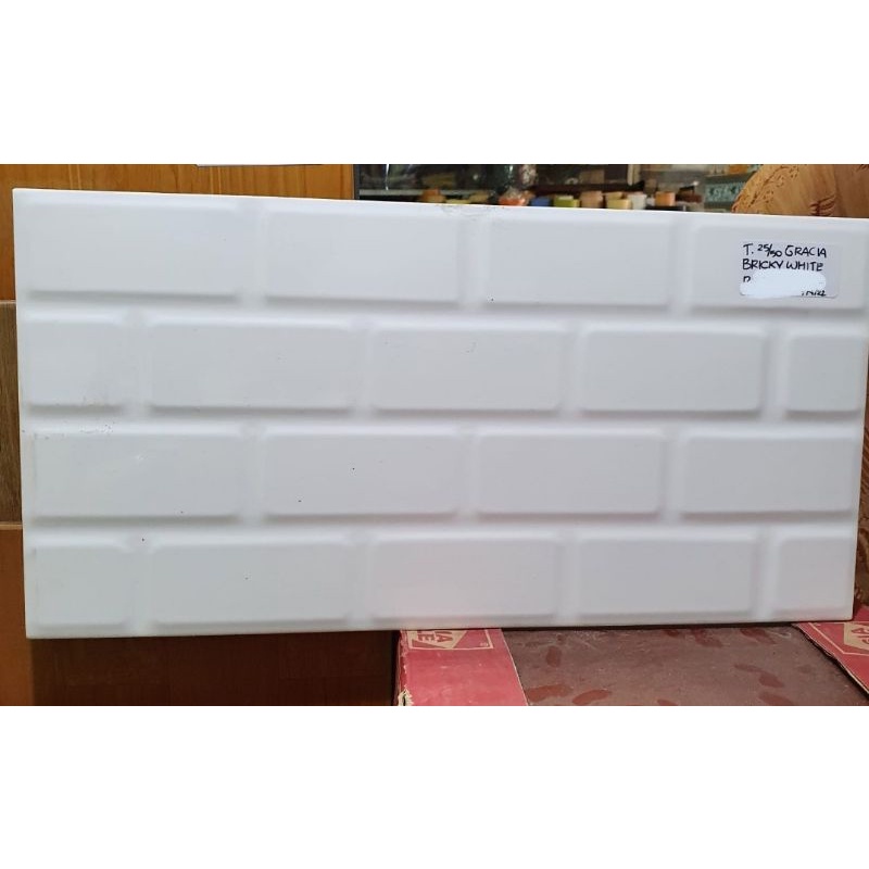 keramik 25x50 dinding dapur kamar mandi kamar tidur ruang makan motif bata putih gracia bricky white