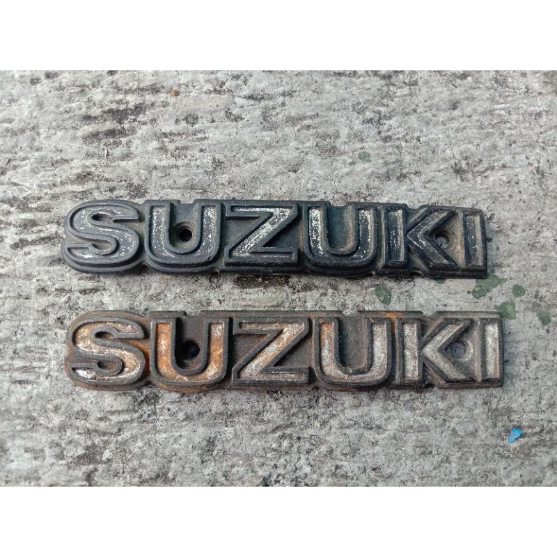 Emblem Logo Tangki Suzuki RC80 RC100 Original