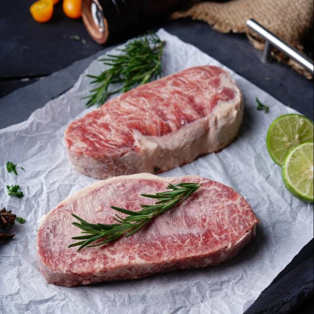 

PREMIUM SIRLOIN WAGYU HOKUBEE BEEF STEAK