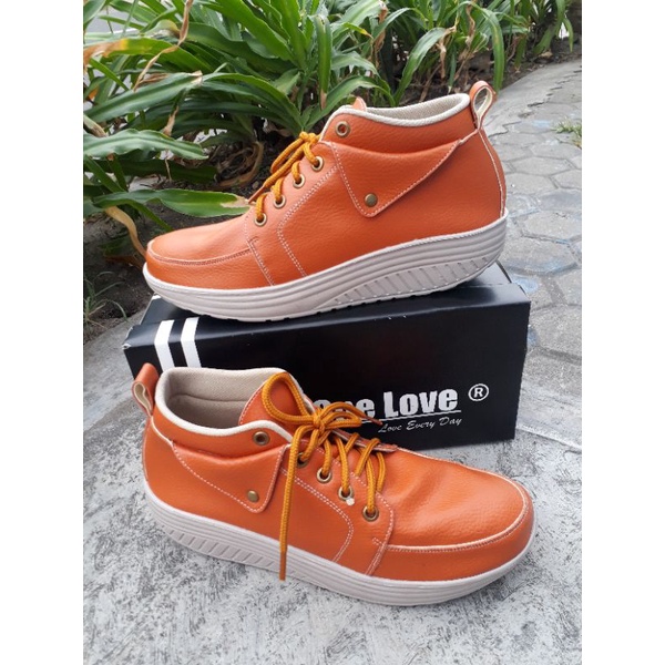 SEPATU BOTS ONE LOVE,SEPATU CLASSIC ONE LOVE,SEPATU WANITA WEDGES,SEPATU ONE LOVE ORIGINAL