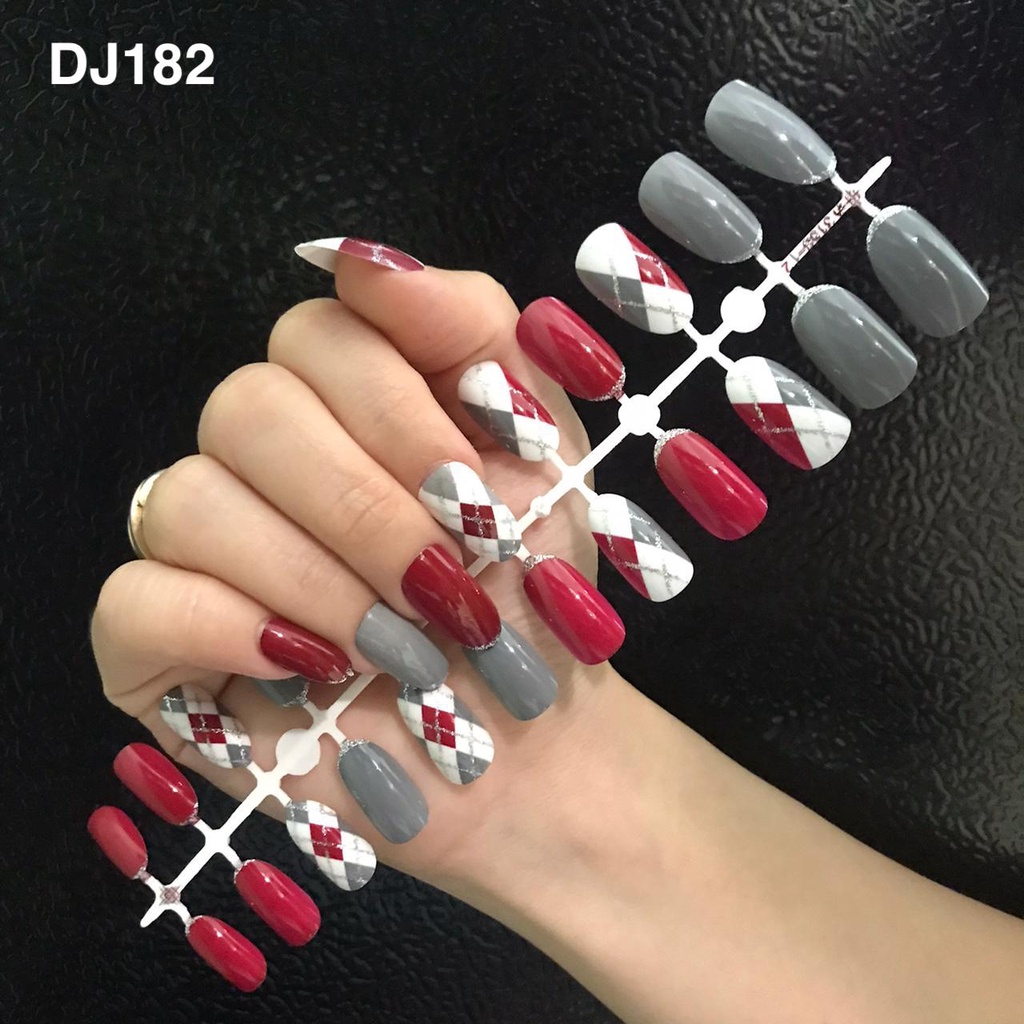 24Pcs Kuku Palsu Murah Motif / Fake Nails Motif Gliter Glossy Nude / Nail Art Kuku Palsu