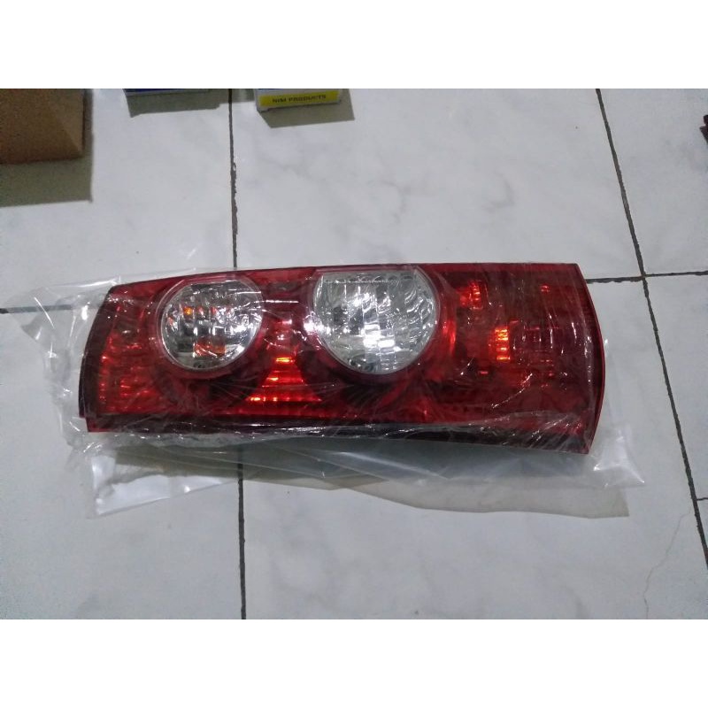 LAMPU STOP LAMPU BELAKANG AVANZA VVTI 2008-2011+ BOHLAM 1 PCS R/L