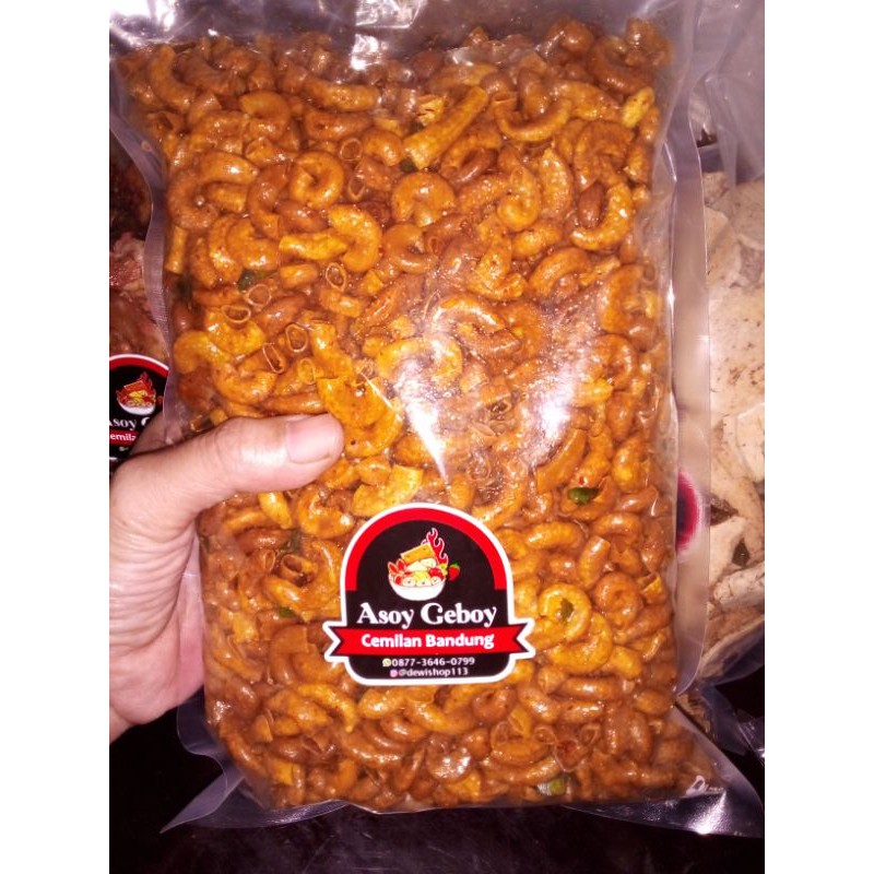 

macaroni pedas gurih daun jeruk