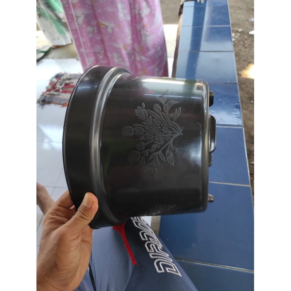 pot bunga ukuran 30 hitam