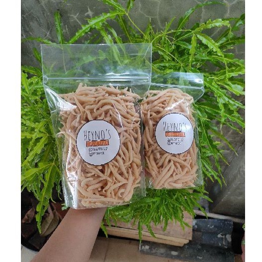 

STICK KEJU KHAS LAMPUNG GABUS KEJU CEMILAN KERIPIK KEJU HEYNO'S CHEESE STICK KERUPUK MAKANAN RINGAN MAKANAN SEHAT