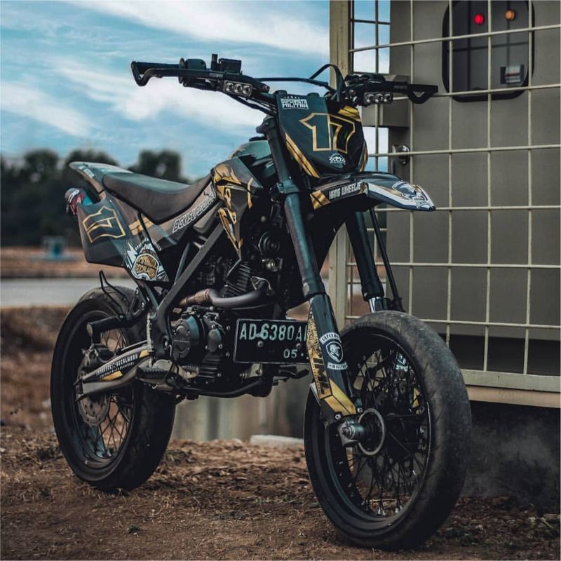 Decal Stiker Dtracker Full Body Warna Hitam Gold Motif Terbaru Keren