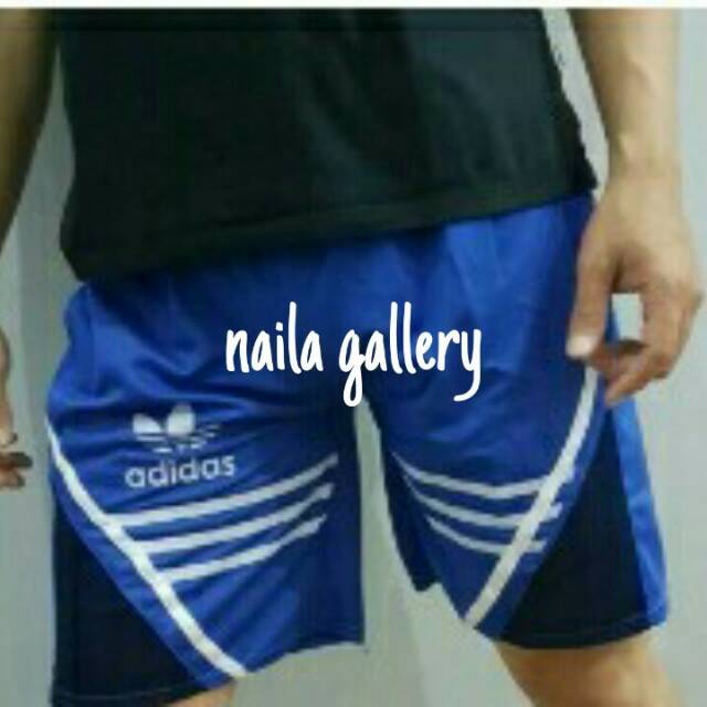 Celana pendek Adidas