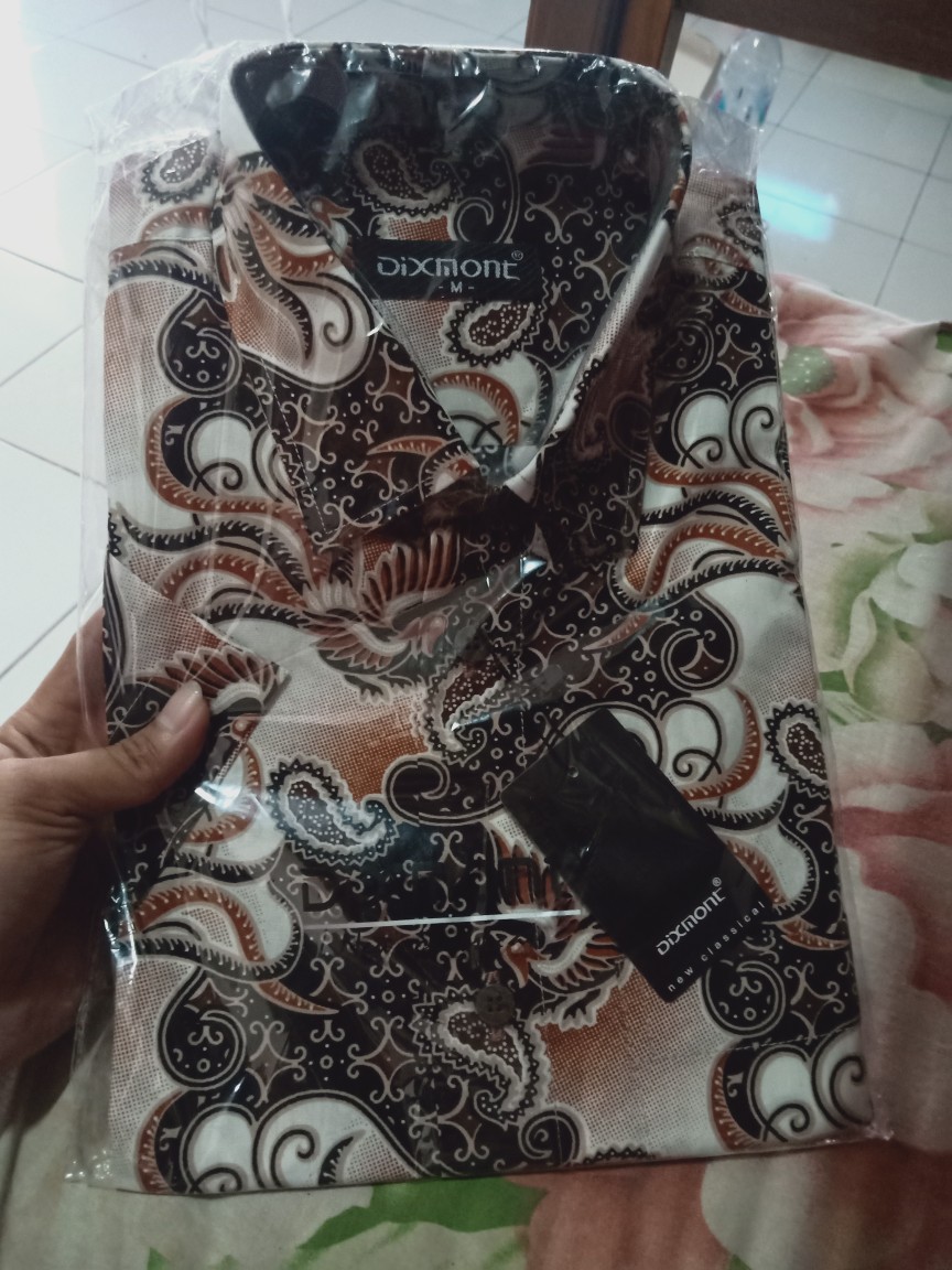 Kemeja Batik Pria Lengan Pendek Bs81 Katun Motif Modern Dixmont Semi Slimfit