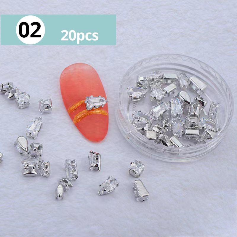 20pcs Manik-Manik Kuku 3D Bentuk Tetesan Air Warna Emas / Silver Untuk Dekorasi Nail Art