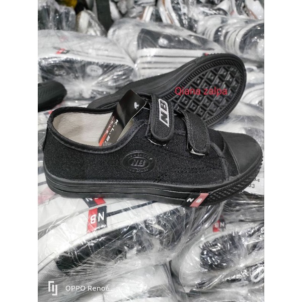 sepatu sekolah hitam polos.terlaris