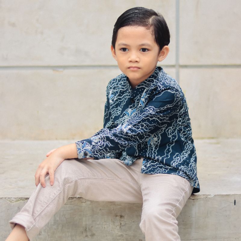 BatikBule Kemeja Batik Anak hitamHijau dan Navy slimfit