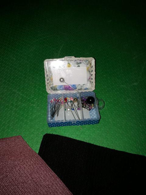 Pincushion Tempat Bantalan Jarum Box Buka Tutup Peniti (wadah Jarum)