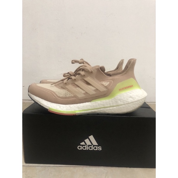 Adidas Ultraboost 21 - W - Beige