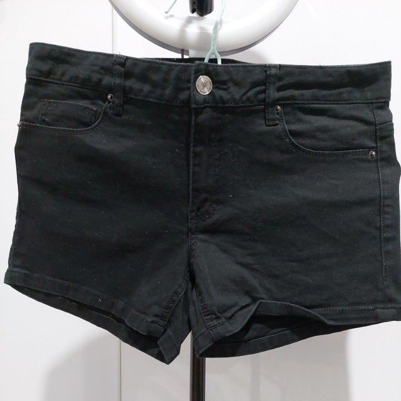 Celana Pendek Wanita merk CLRIDE.n JEANS preloved