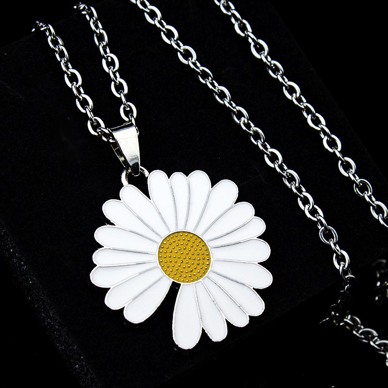 Kalung Liontin Daisy Bahan Titanium Steel Gaya Hip Hop Untuk Pria Dan Wanita