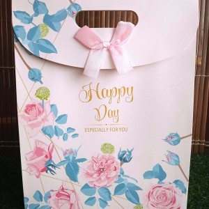 

Paper Bag Motif / Tas Kertas Kado / Tas Ulang tahun - XL TOTORO