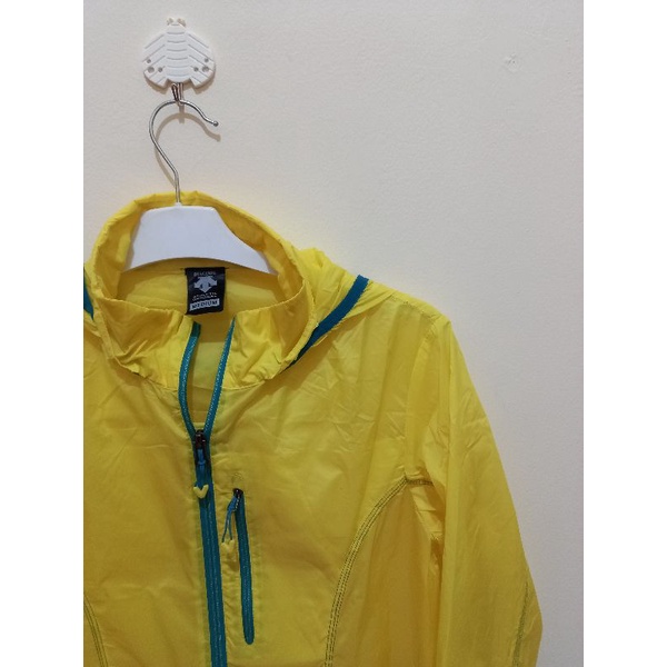 Jaket Sport Merk Descente