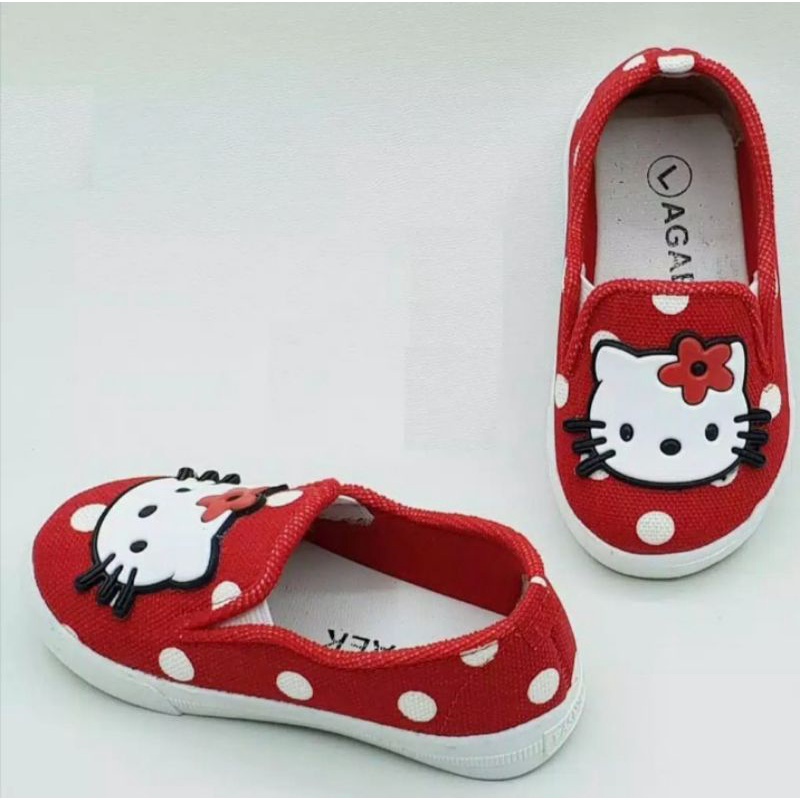 sepatu anak slip on polkadod hello Kitty