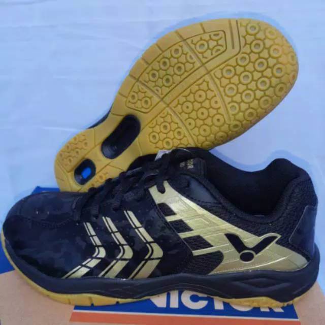 Sepatu victor