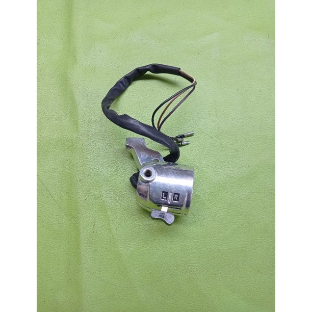 holder saklar kanan Yamaha l2g yb100 L2G YB100