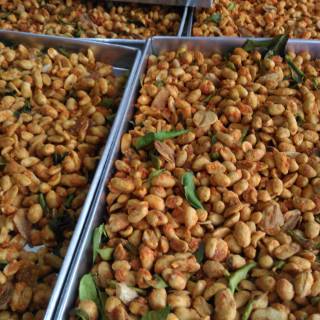 Kacang thailand crispy pedas manis | Shopee Indonesia