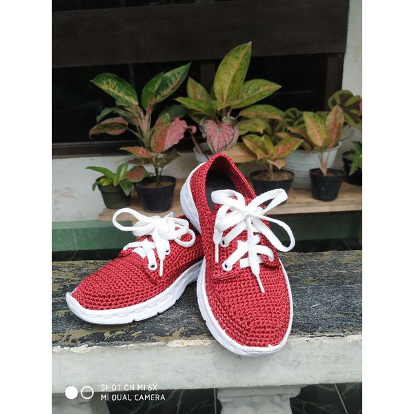 sepatu sport rajut anak