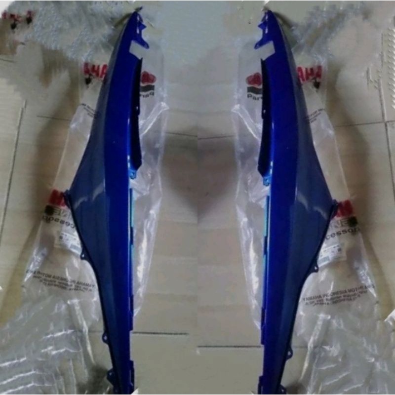 BODY BELAKANG YAMAHA XEON CARBU XEON RC GT 125 KANAN KIRI BIRU MOVISTAR ORIGINAL YGP