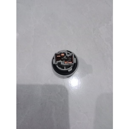 soket lampu sein depan toyota innova reborn Berkualitas