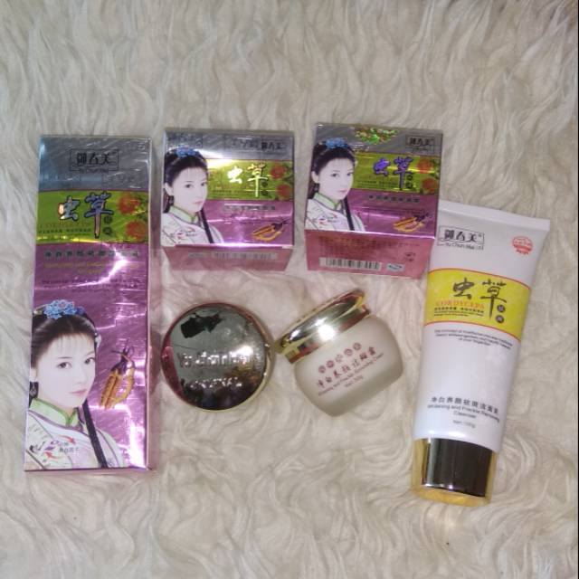 Cream Cordyceps Foam Cordyceps