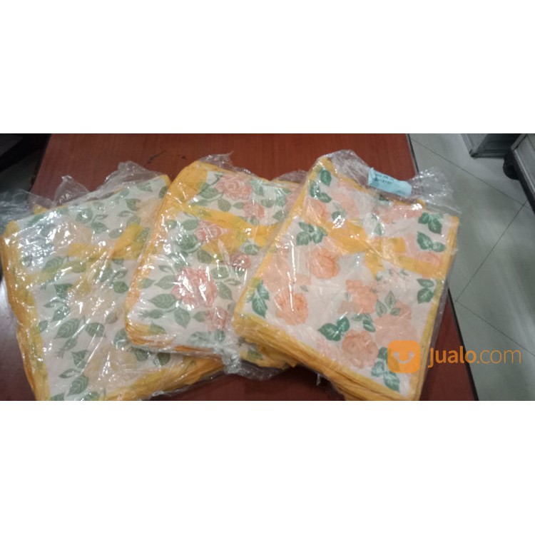 

TAS KAIN FURING KOTAK PITA 12 PCS