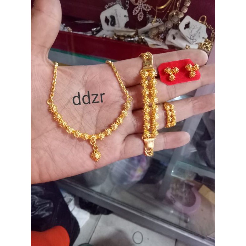 Replika emas 24k matahari, cocok dipake pesta,kado dll