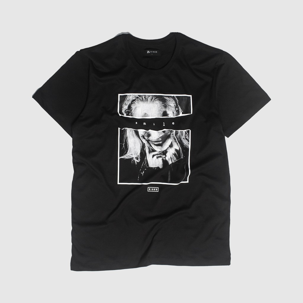 Eisee T-shirt Hitam: Smile