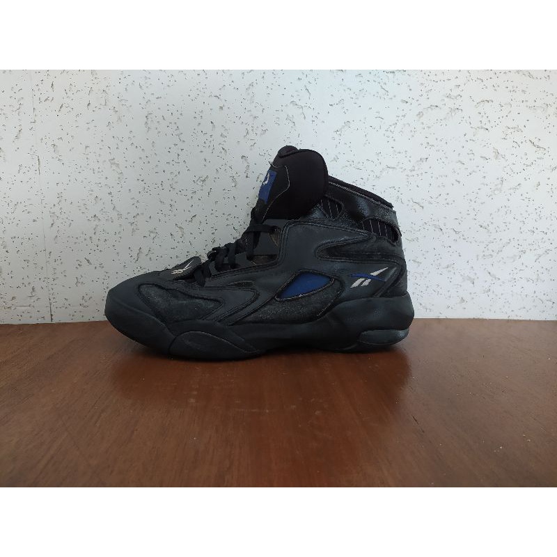 sepatu Reebok Shaq attakced