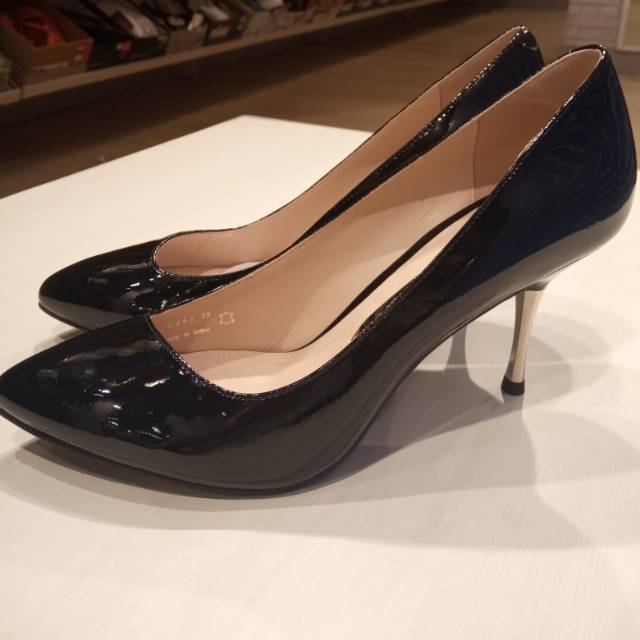 Staccato authentic black pump heels