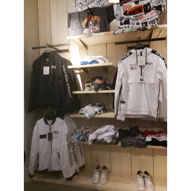 JAKET PRIA HOODIE PULL AND BEAR - NASA