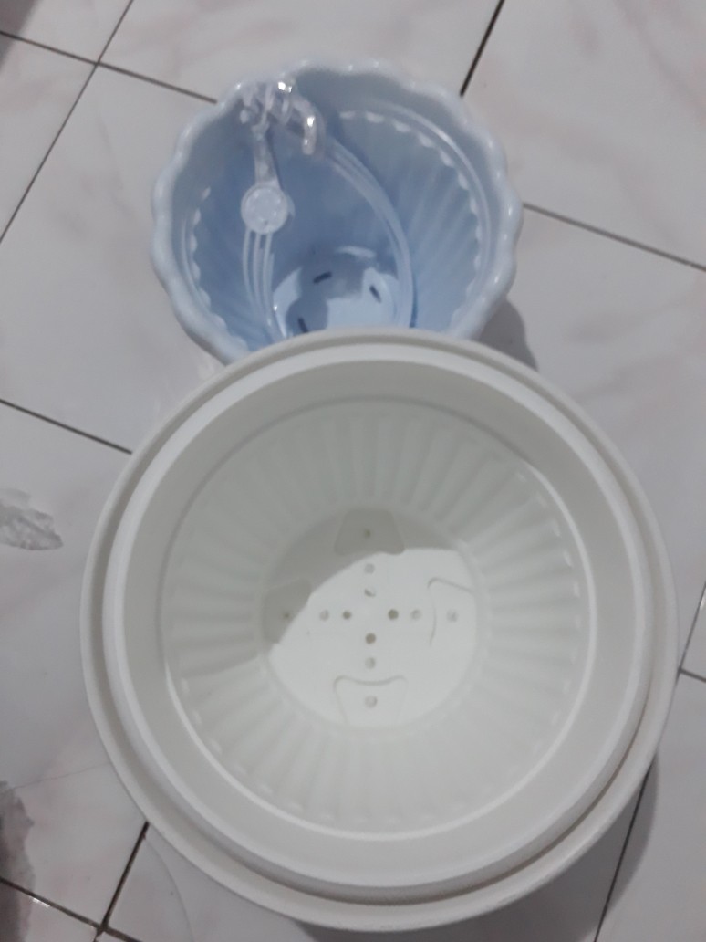 Pot Tanaman / Bunga Gantung 25 Renda Putih