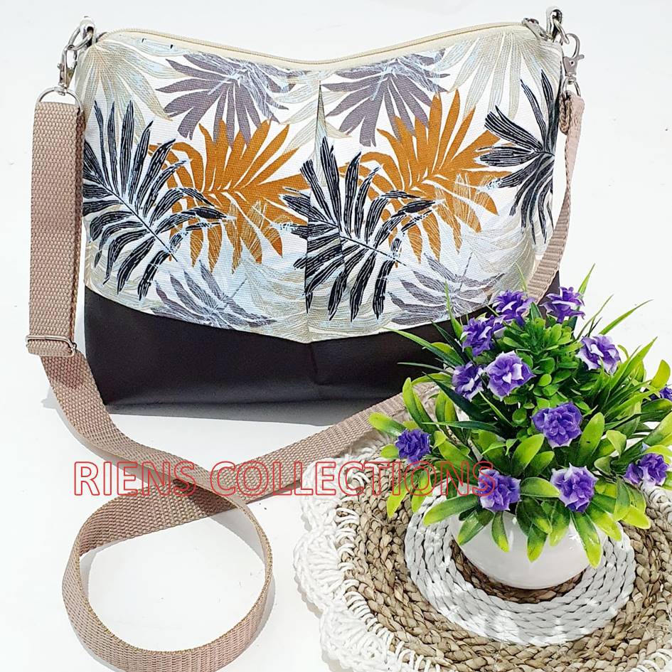 TAS SELEMPANG LIPIT MOTIF PALM ORANGE. TAS KANVAS. TAS VINIL. Riens Collections