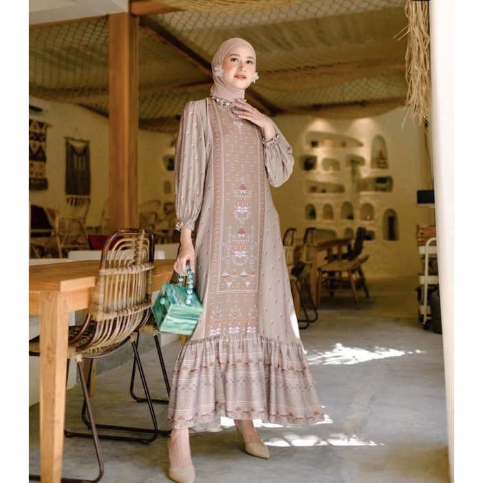 Madeena Dress Gold size s/m by haideeorlin