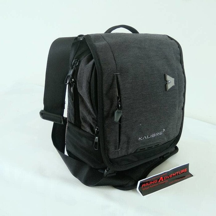 TAS SELEMPANG TABLET KALIBRE 920106 STREAMSIDE 04 GREY ORIGINAL LARIS