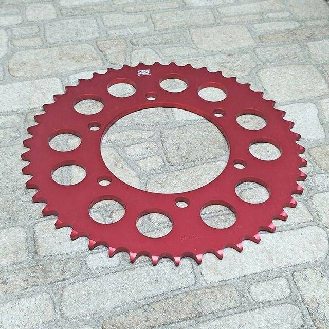 Gear SSS aluminium red merah 520 x 46 ninja250 z250 r25 mt25