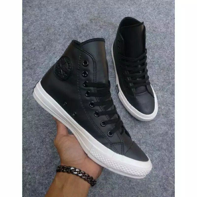 Sepatu Converse Kulit PU