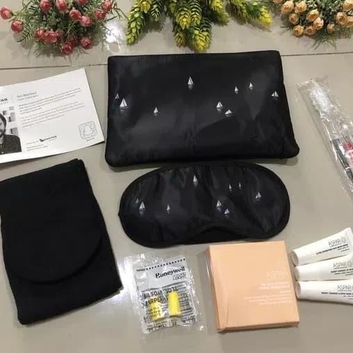 TRAVEL KIT AMENITY BLACK QANTAS