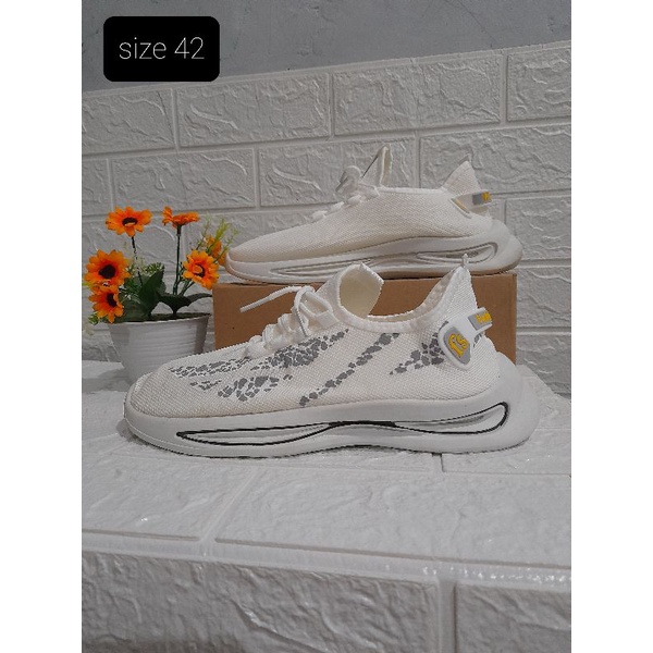 Obral sepatu import china (Stok lama)